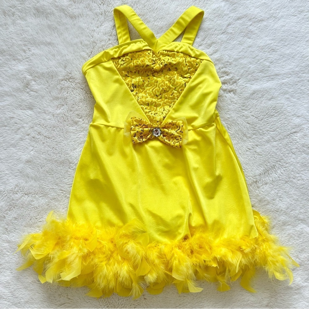 Girls dance costume size 5-6 years